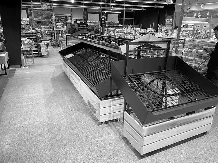 Cominox mobilier inox pentru supermarket Mega Image.